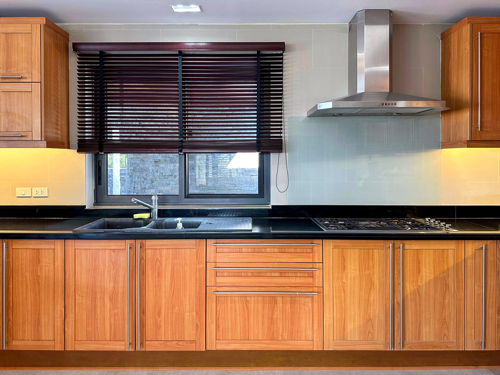 (PRICE REDUCED!) Contemporary 4 Bedroom Seaview Villa in Plai Laem for sale