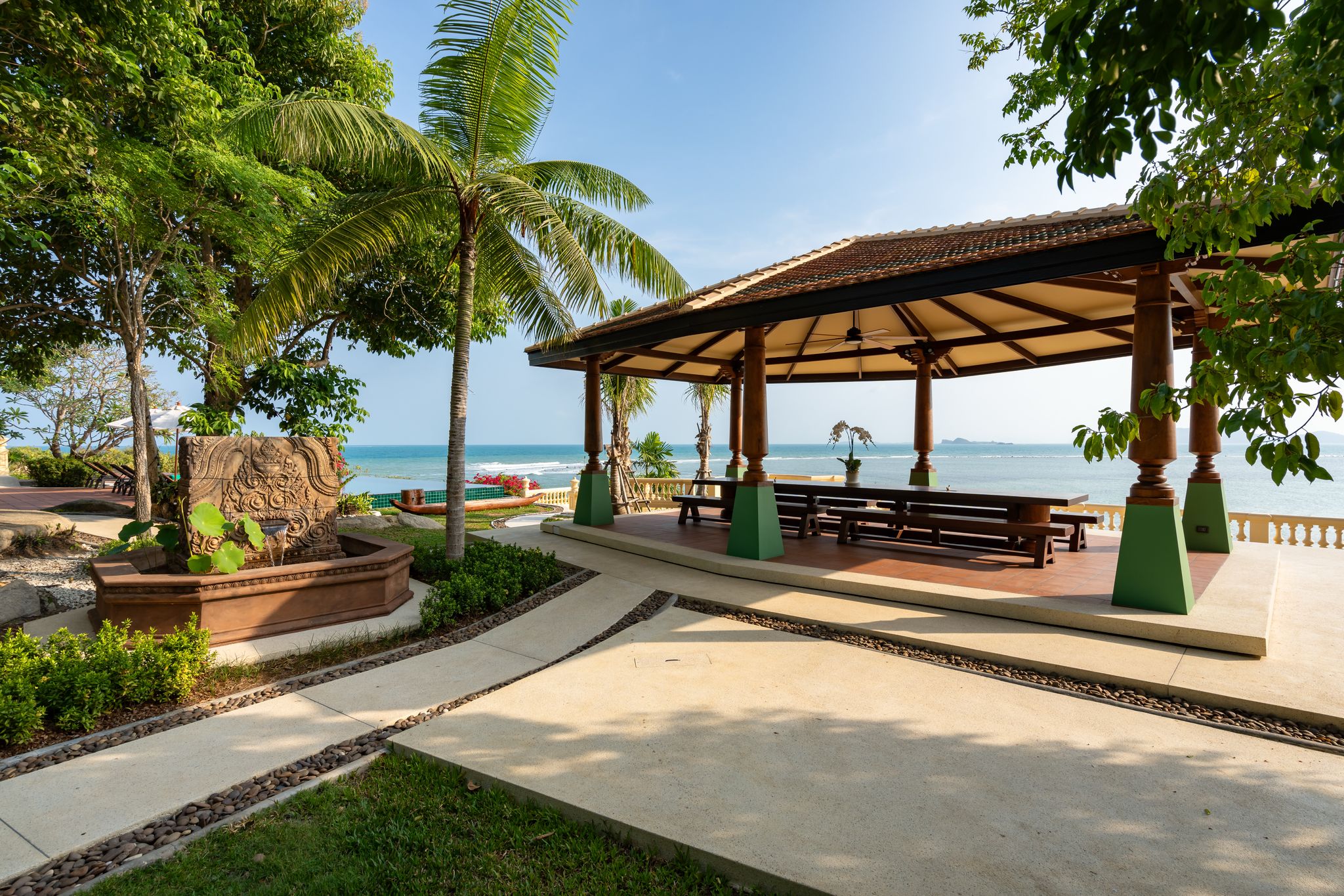 Villa Ladylagoon – Rare 8 Bedroom Beachfront villa in Laem Set for sale