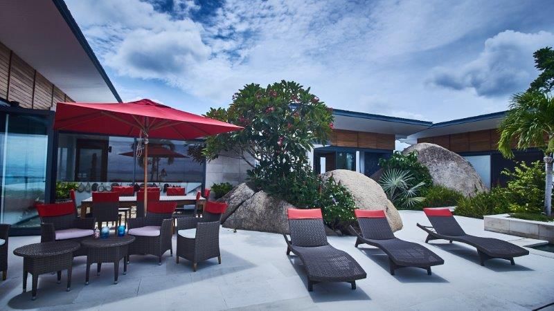 Architecturally Stunning Villa with Spectacular Ocean and Mountain View