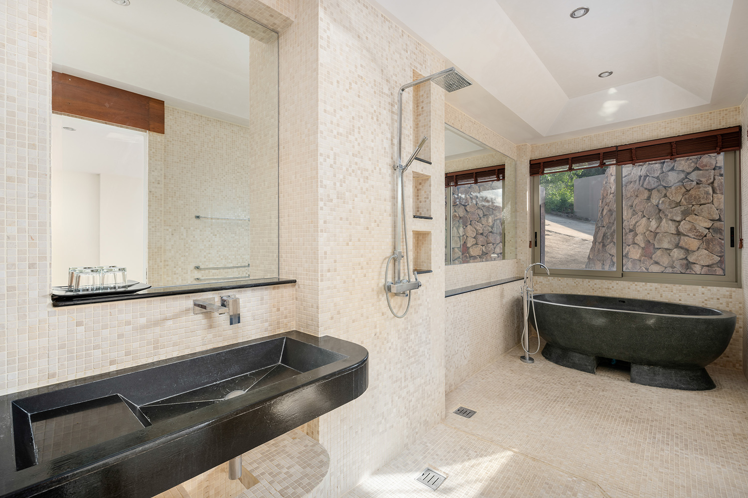 (PRICE REDUCED!) Narai Kiri Villa – Spacious 5 Bedroom Seaview Pool Villa in Plai Laem for sale