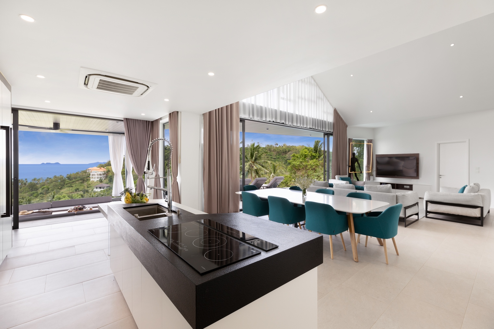 KW Villa – Luxurious 5 Bedroom Seaview Pool Villa in Bangpor for sale