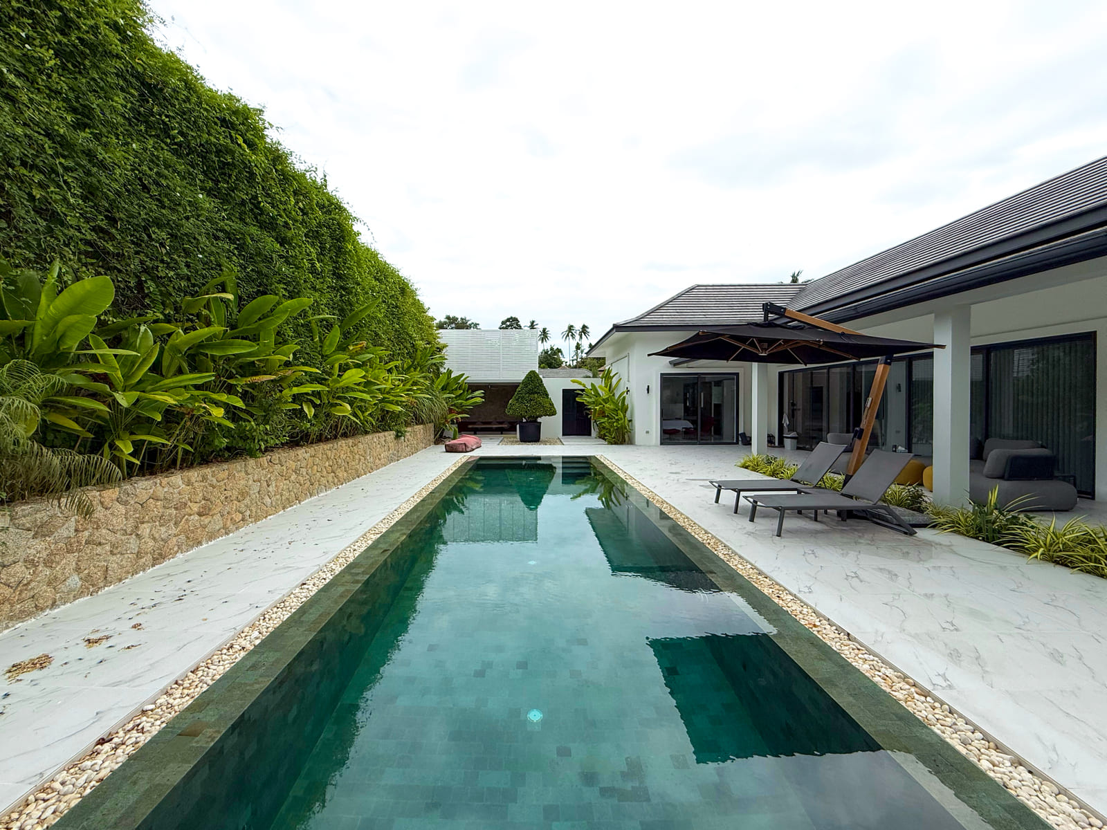 Tropical Balinese 4 Bedroom Garden Pool Villa in Maenam for Sale