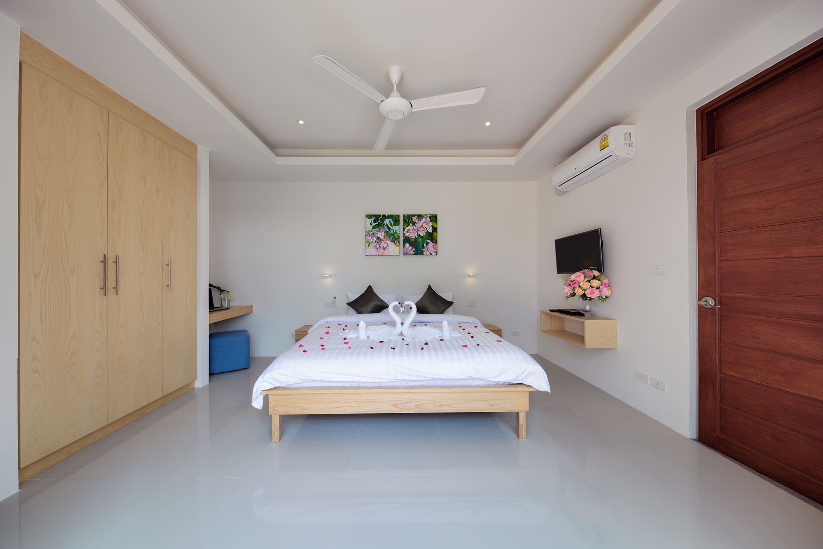 Beachside 2 Bedroom Garden Pool Villa in Lipa Noi for sale