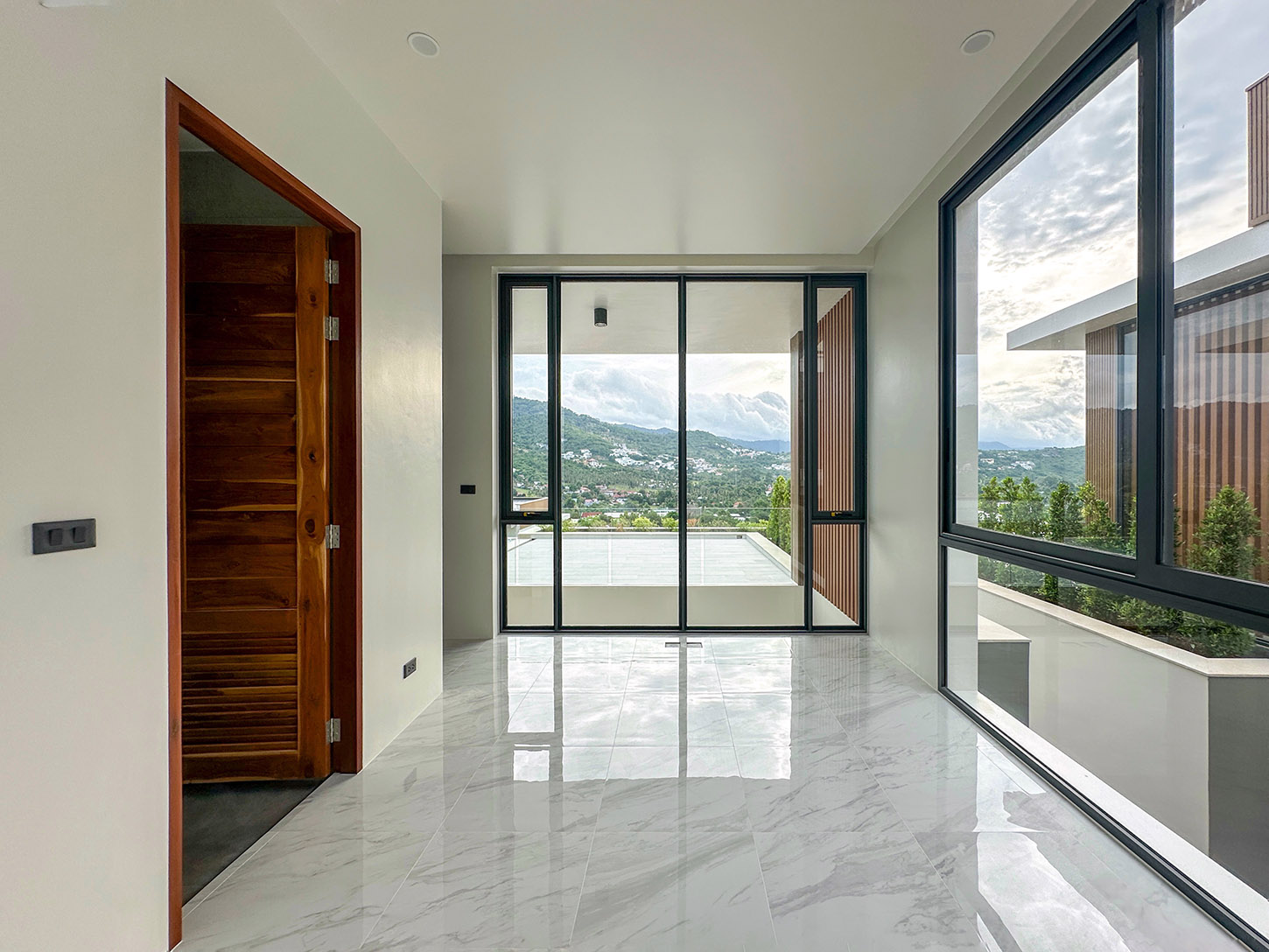 Samui Hillside Village – 3+1 Bedroom Mountain-view Pool Villa in Bophut for sale 