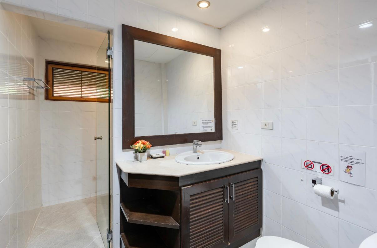 (PRICE REDUCED!) Villa Coconut Paradise – Authentic Teak 4 Bedroom Beachside Villa in Bang Por: Villa Coconut Paradise – Authentic Teak 4 Bedroom Beachside Villa in Bang Por