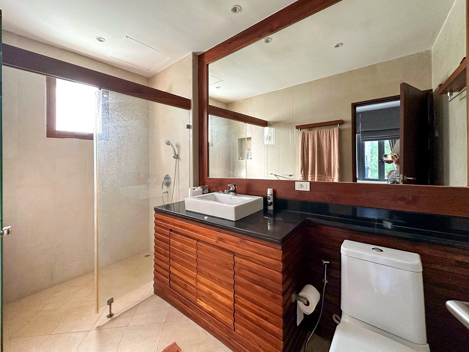 (PRICE REDUCED!) Contemporary 4 Bedroom Seaview Villa in Plai Laem for sale