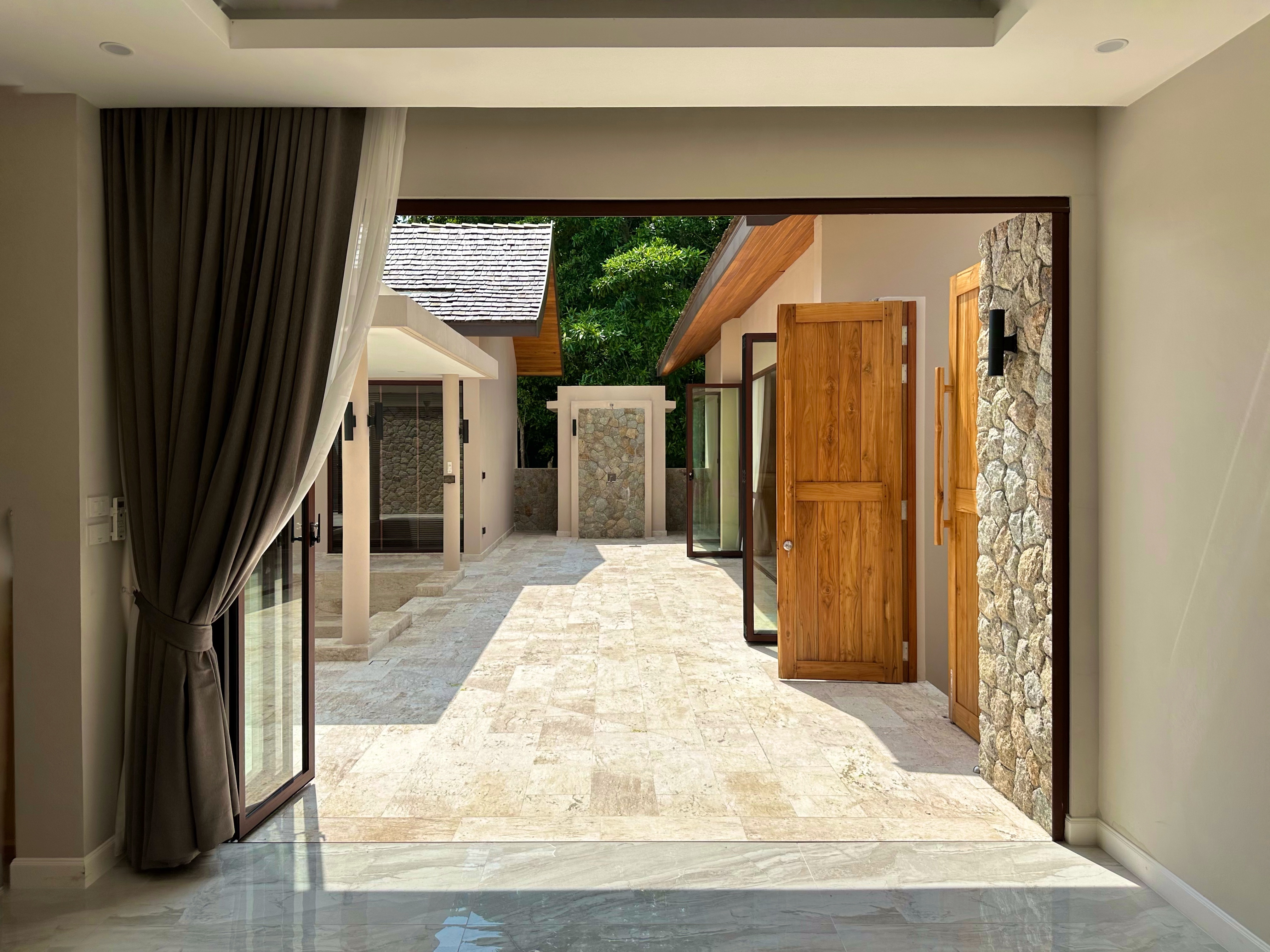 (SOLD) Villa Tujuh - Traditional Tropical 3 Bedroom Seaview Pool Villa in Chaweng Noi For Sale