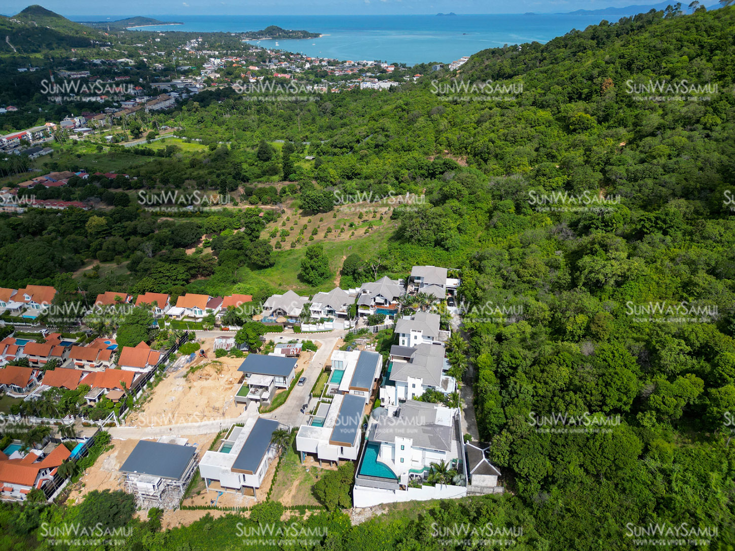 Samui Hillside Village – 3+1 Bedroom Mountain-view Pool Villa in Bophut for sale 