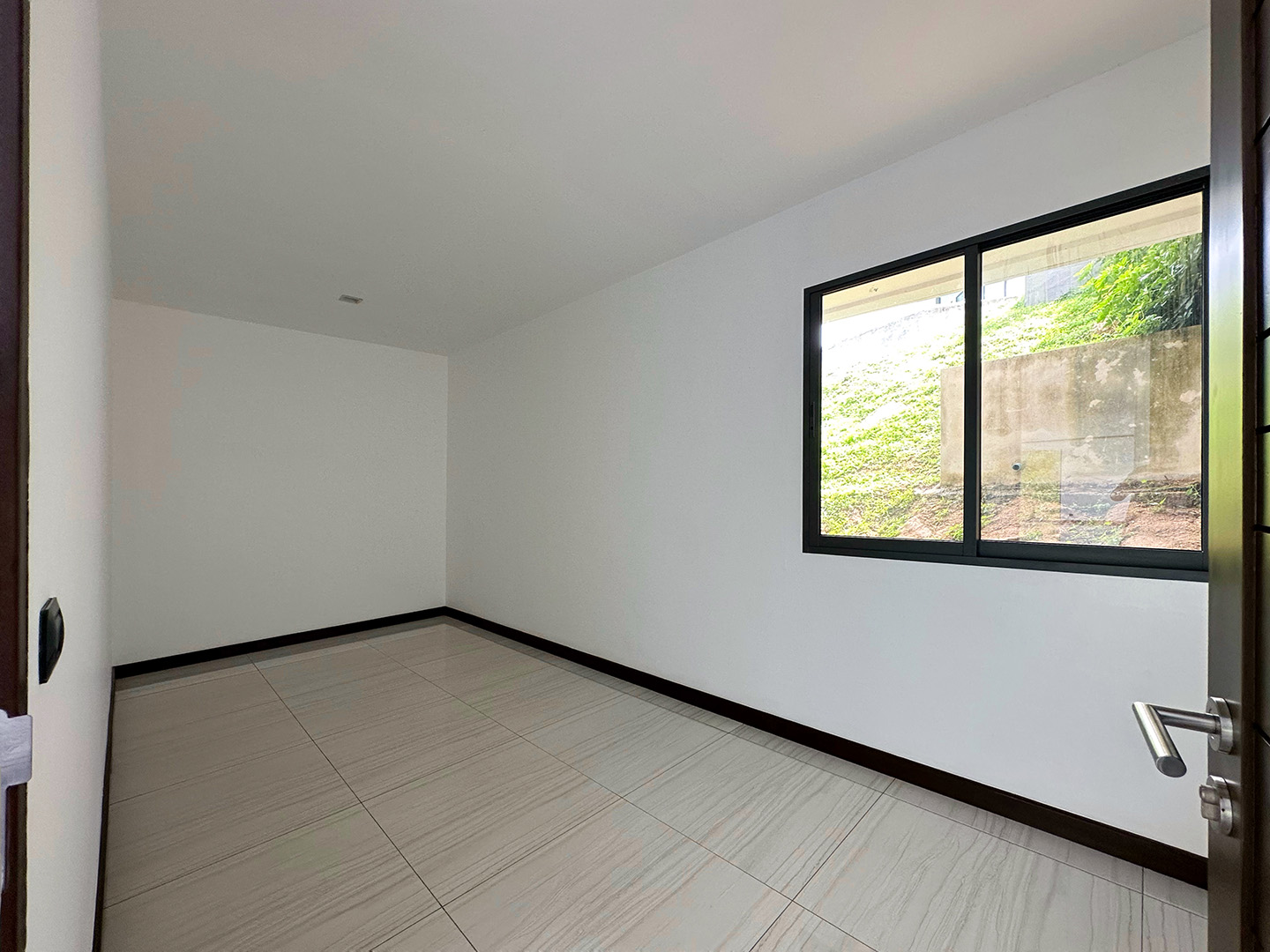 Verano Residence - Quality 4+1 Bedroom Seaview Pool Villa in Chaweng Noi for Sale