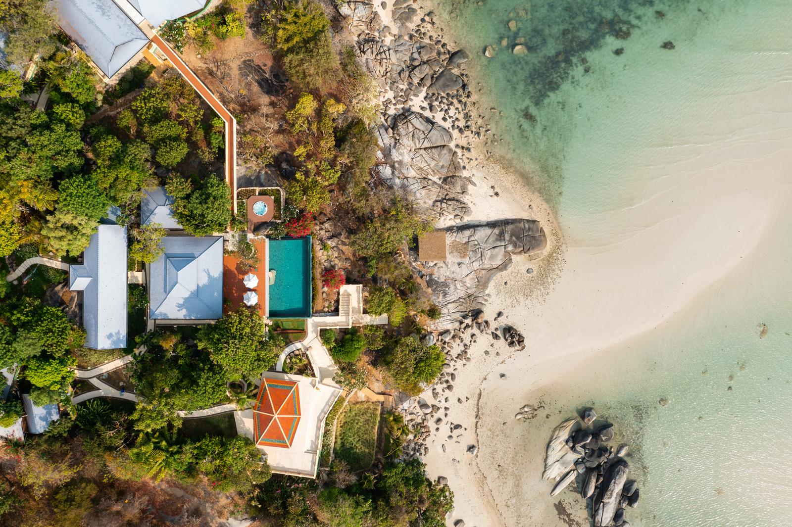 Villa Ladylagoon – Rare 8 Bedroom Beachfront villa in Laem Set for sale