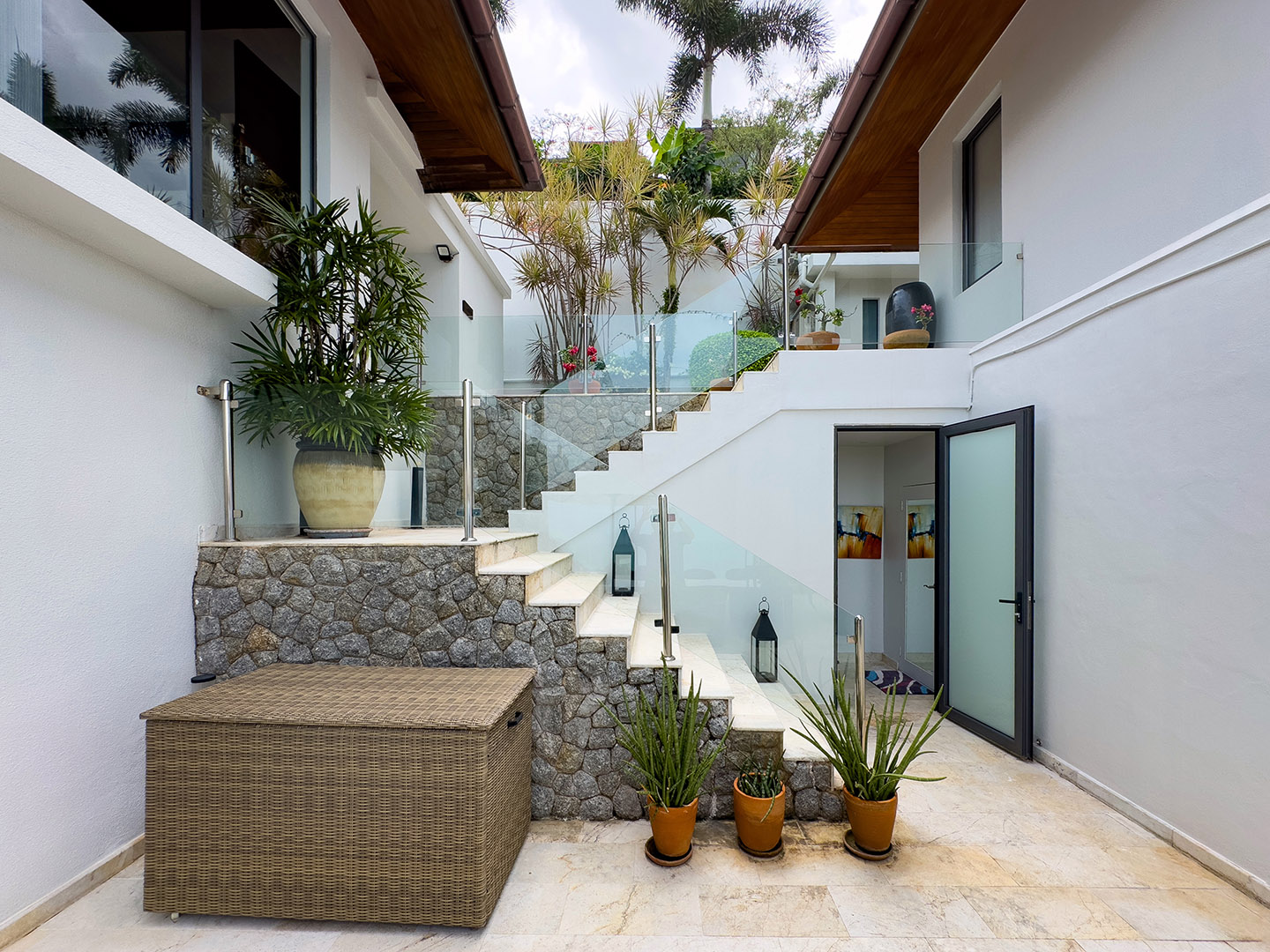 The Peak – Cliffside 5 Bedroom 6 Bathroom Seaview Villa in Bangpor for sale