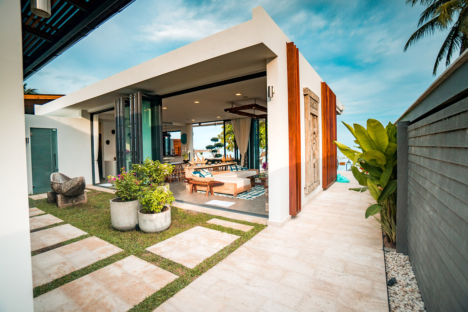 (SOLD) Villa Suma by Pavana – Luxurious 7 Bedroom Beachfront Villa in Laem Sor for sale