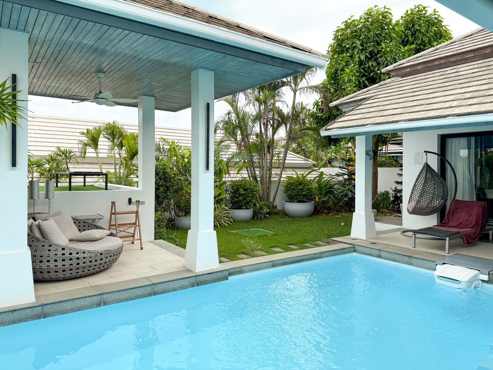 Villa Cannes - 2 Bedroom Garden Pool Villa in Horizon Villas for sale: 2 bedroom Villa Cannes for sale, parking