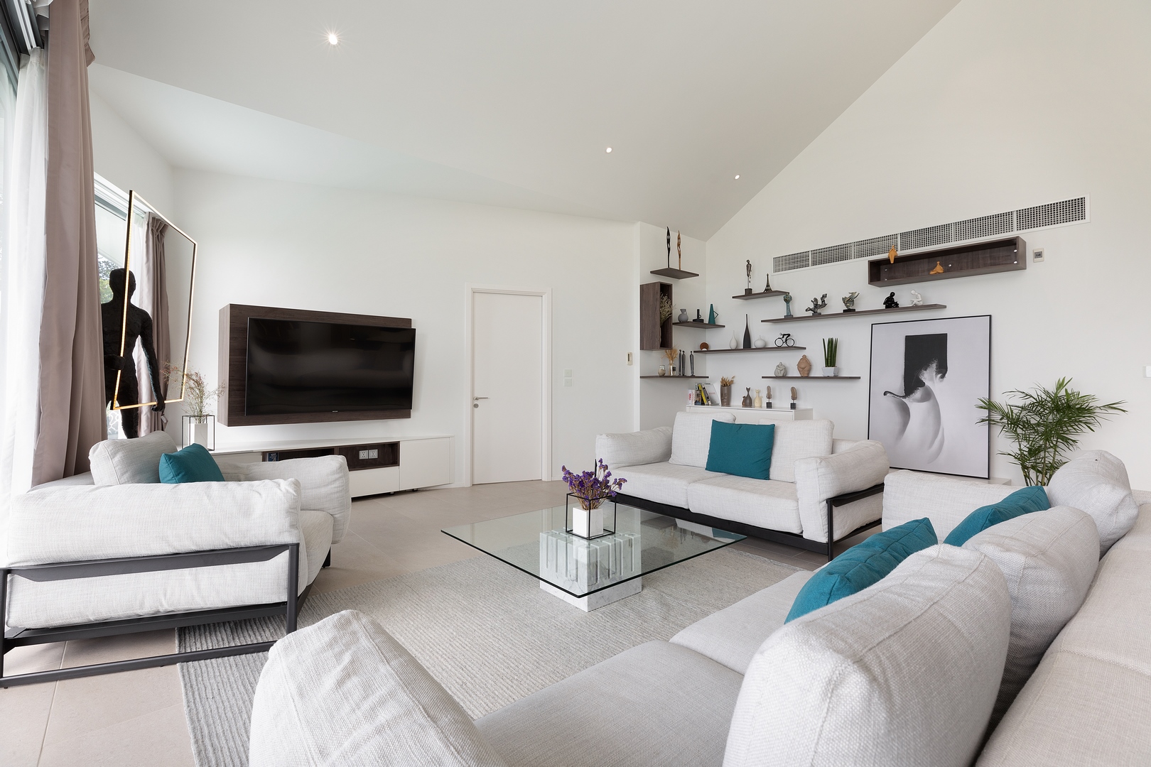 KW Villa – Luxurious 5 Bedroom Seaview Pool Villa in Bangpor for sale