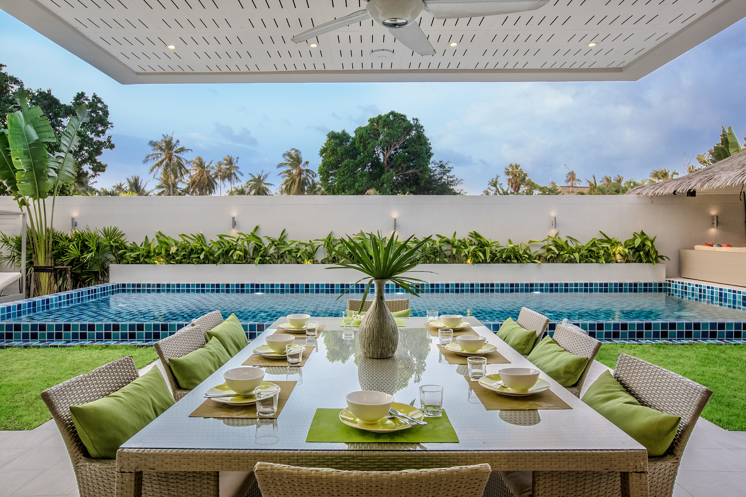 Villa Mojito – Beachside 5 Bedroom Pool Villa in Ban Tai for sale