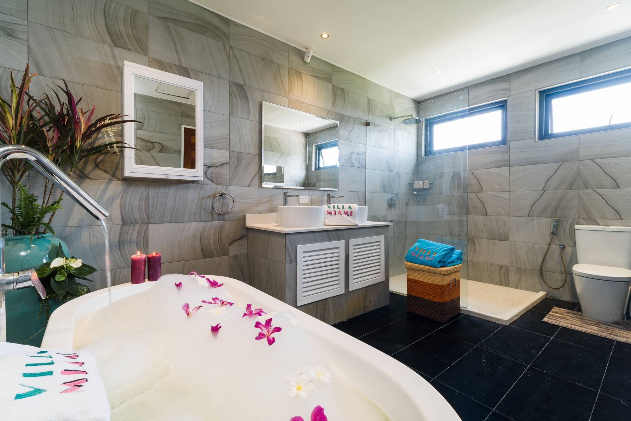 (SOLD) Villa White Lotus - Luxury 7 bedroom Seaview Villa in Maenam for sale