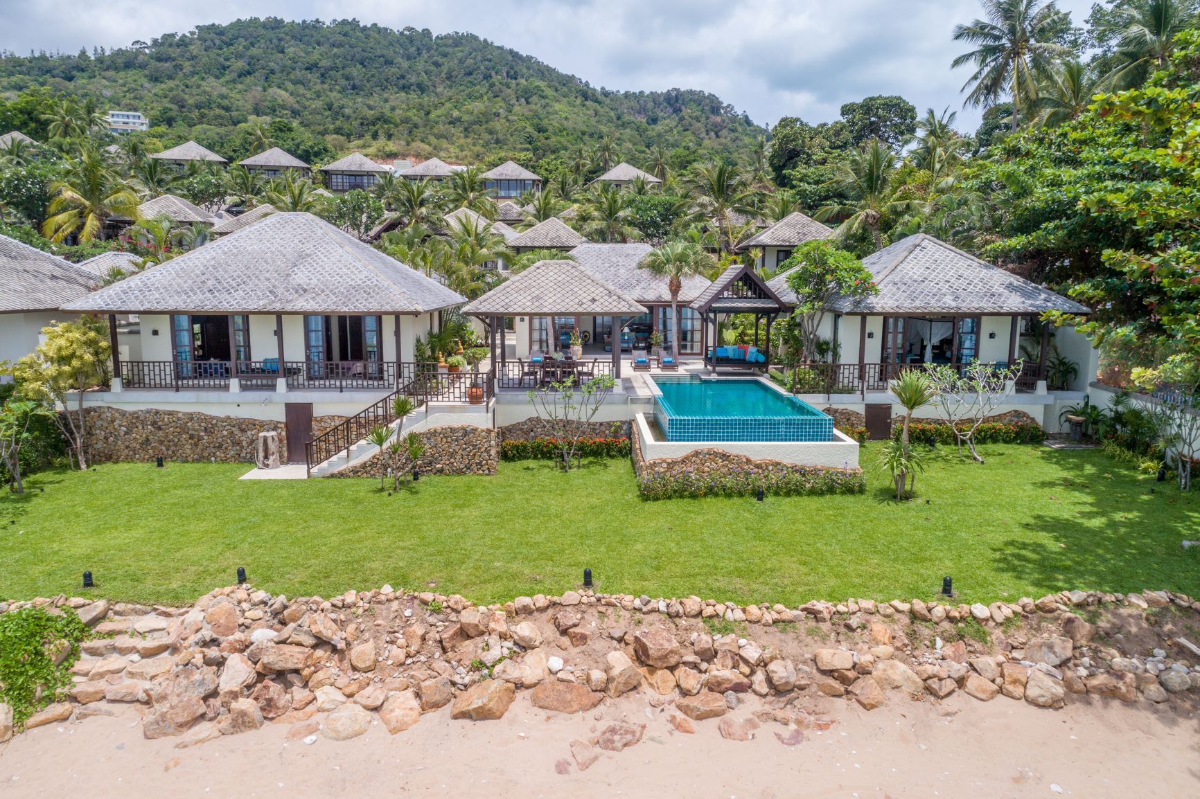 (SOLD) 4 bedroom beachfront Villa in a 5-Star Resort