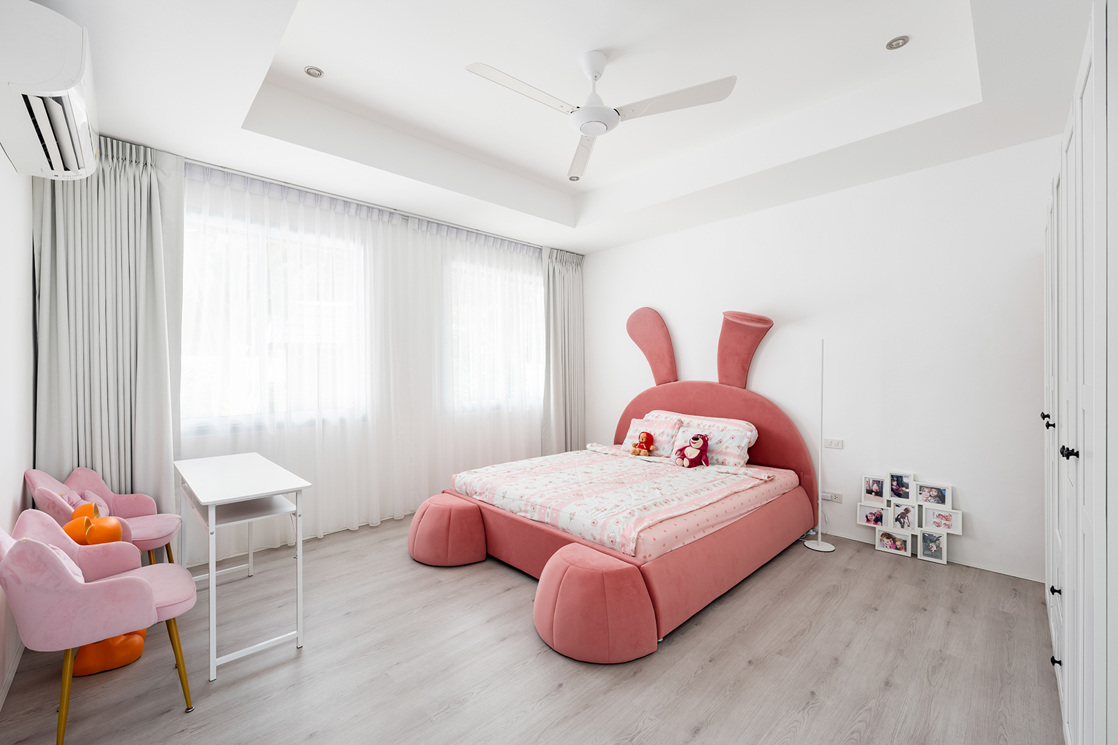 Refurbished 5-Bedroom Garden Pool Villa with Separate Living Spaces in Choengmon For Sale