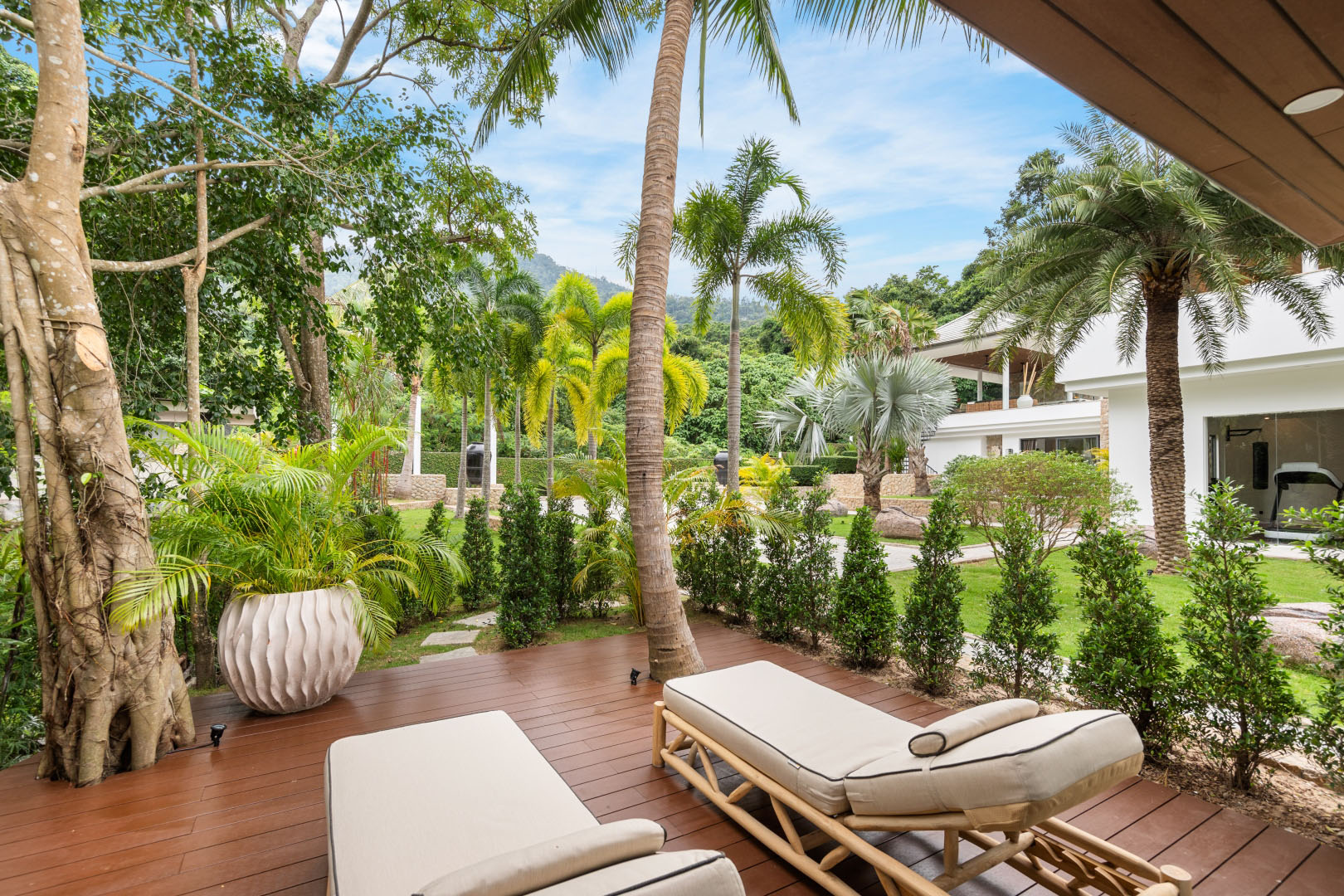 Villa Riverside – Luxury 5 Bedroom Balinese Tropical Retreat in Maenam for sale: Villa Riverside – Luxury 5 Bedroom Balinese Tropical Retreat in Maenam for sale