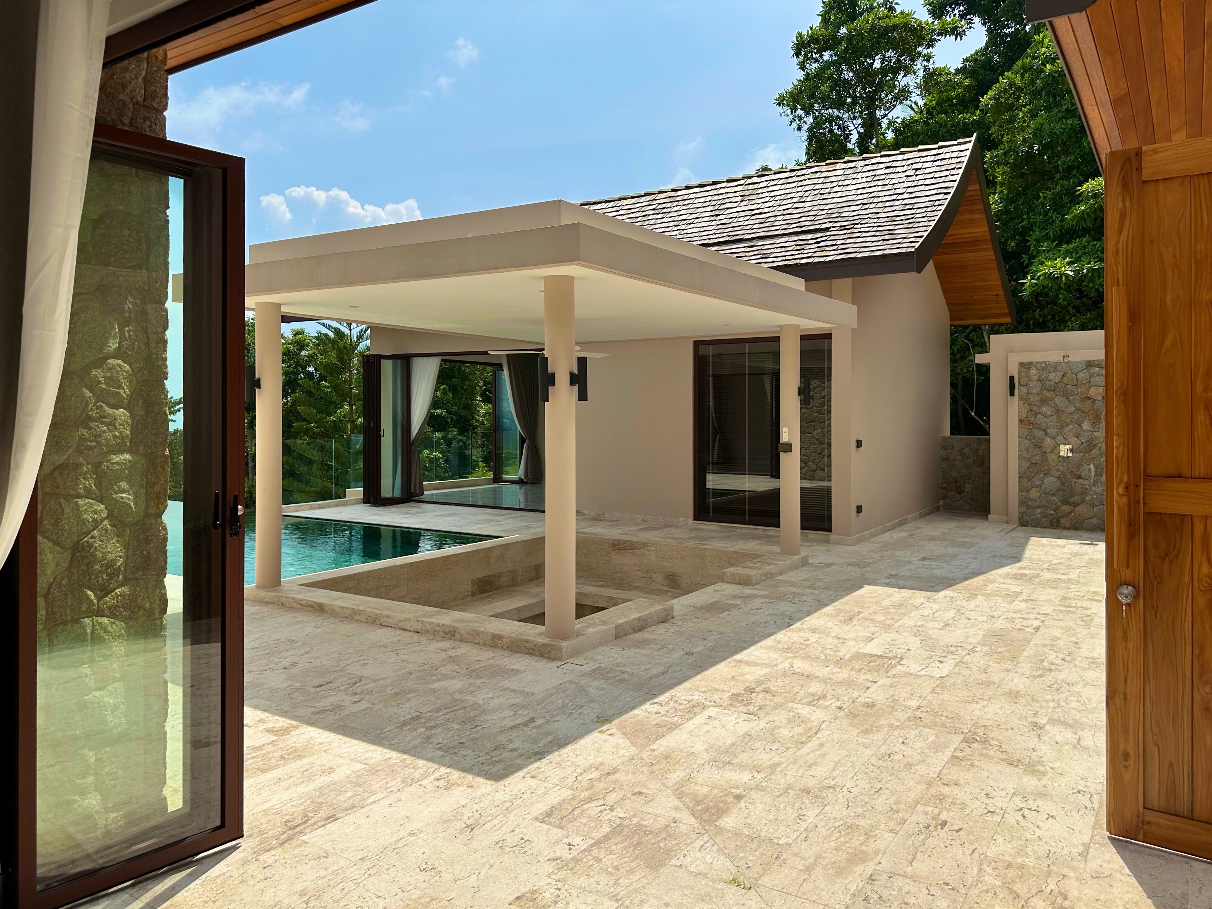 (SOLD) Villa Tujuh - Traditional Tropical 3 Bedroom Seaview Pool Villa in Chaweng Noi For Sale