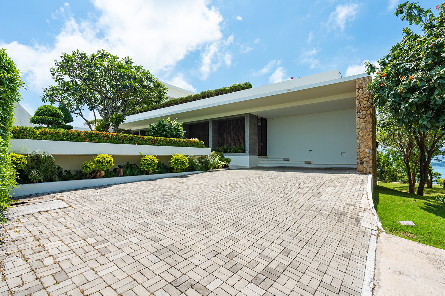 The Finest 5 Bedroom Seaview Pool Villa in Samujana for sale