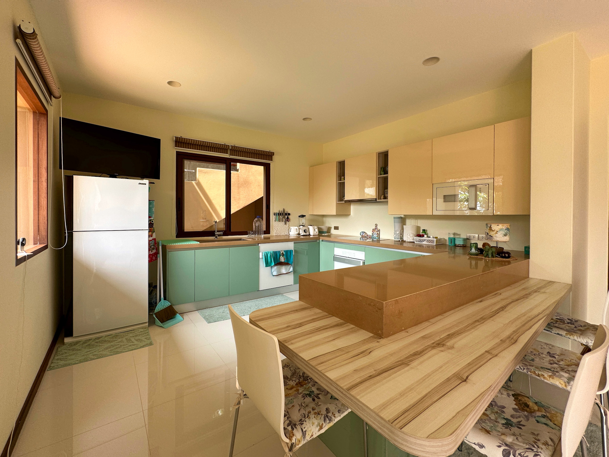 Multi-Building 8+1 Bedroom Seaview Pool Villa with Large Garden in Bang Makham for sale: Multi-Building 8+1 Bedroom Seaview Pool Villa with Large Garden in Bang Makham for sale