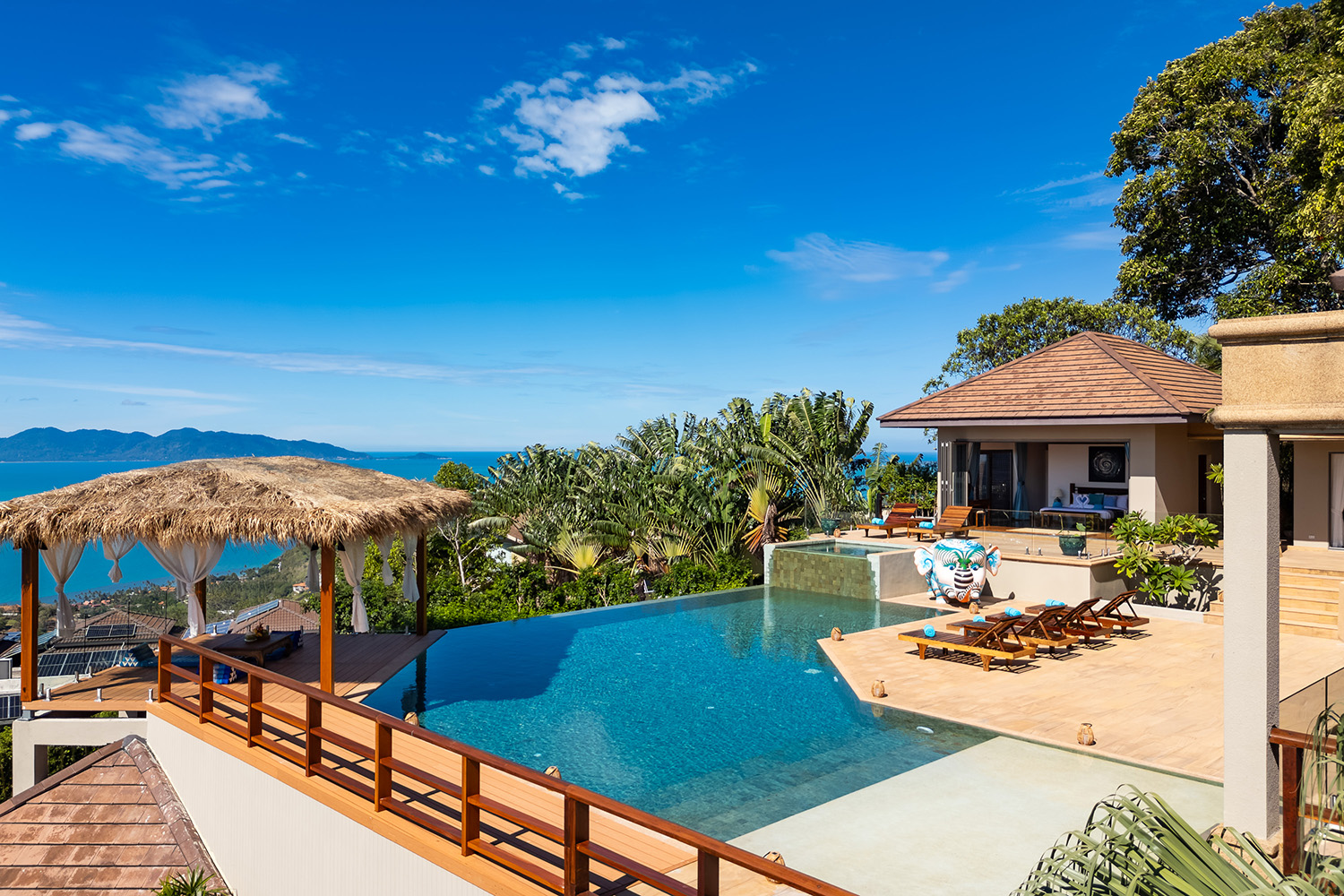 Baan Faa Sai – Renovated 5 Bedroom Seaview Pool Villa in Bangpor for Sale