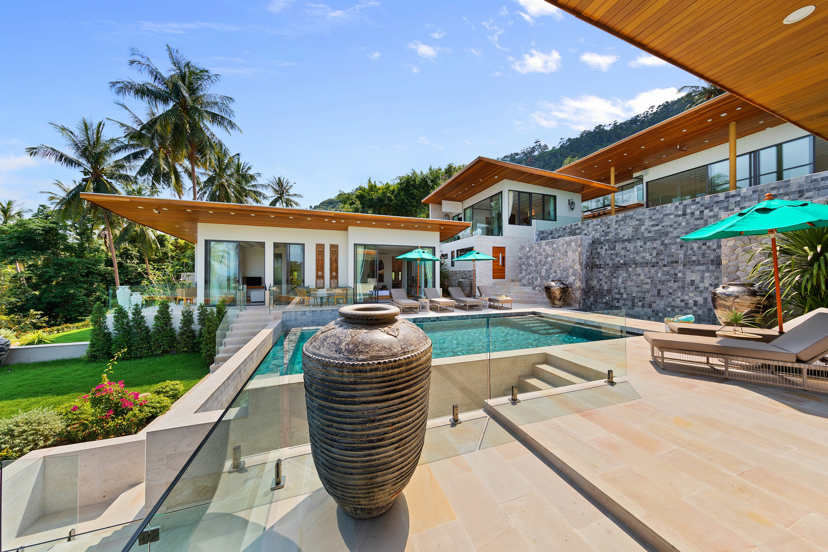 Villa Asi – Astonishing 6 Bedroom Seaview Pool Villa in Chaweng for sale