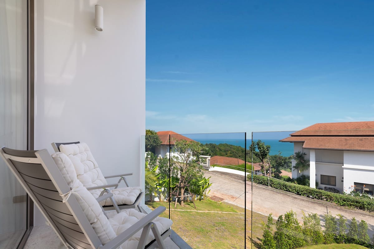 Trendy 4 Bedroom Seaview Pool Villa in Choeng Mon for sale