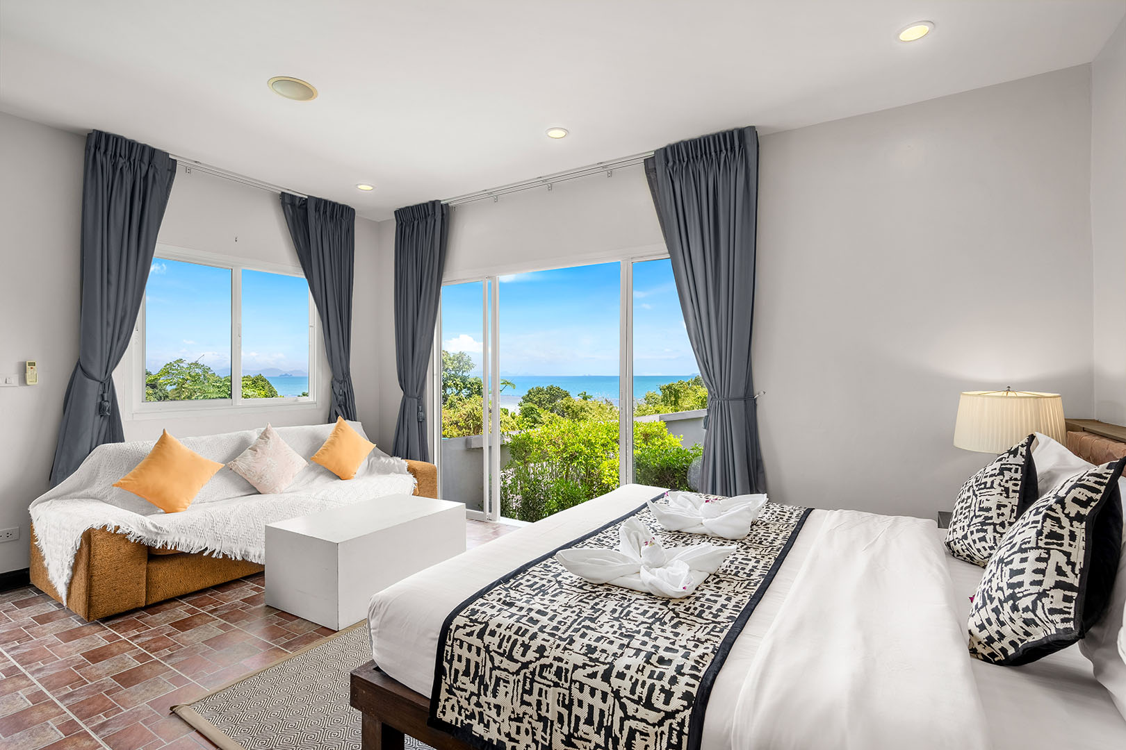 Substantial 9 Bedroom Seaview Pool Villa in Bang Makham for sale