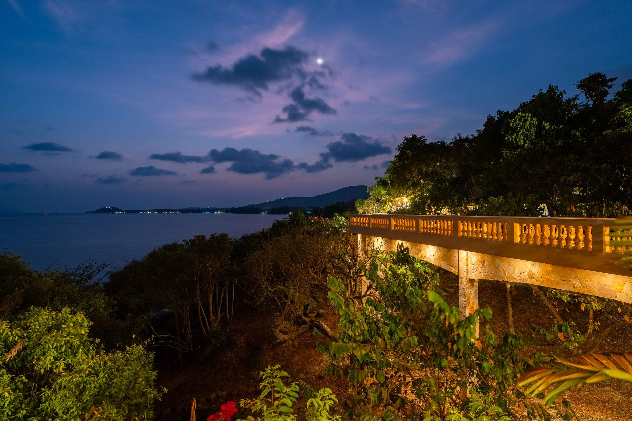 Villa Ladylagoon – Rare 8 Bedroom Beachfront villa in Laem Set for sale