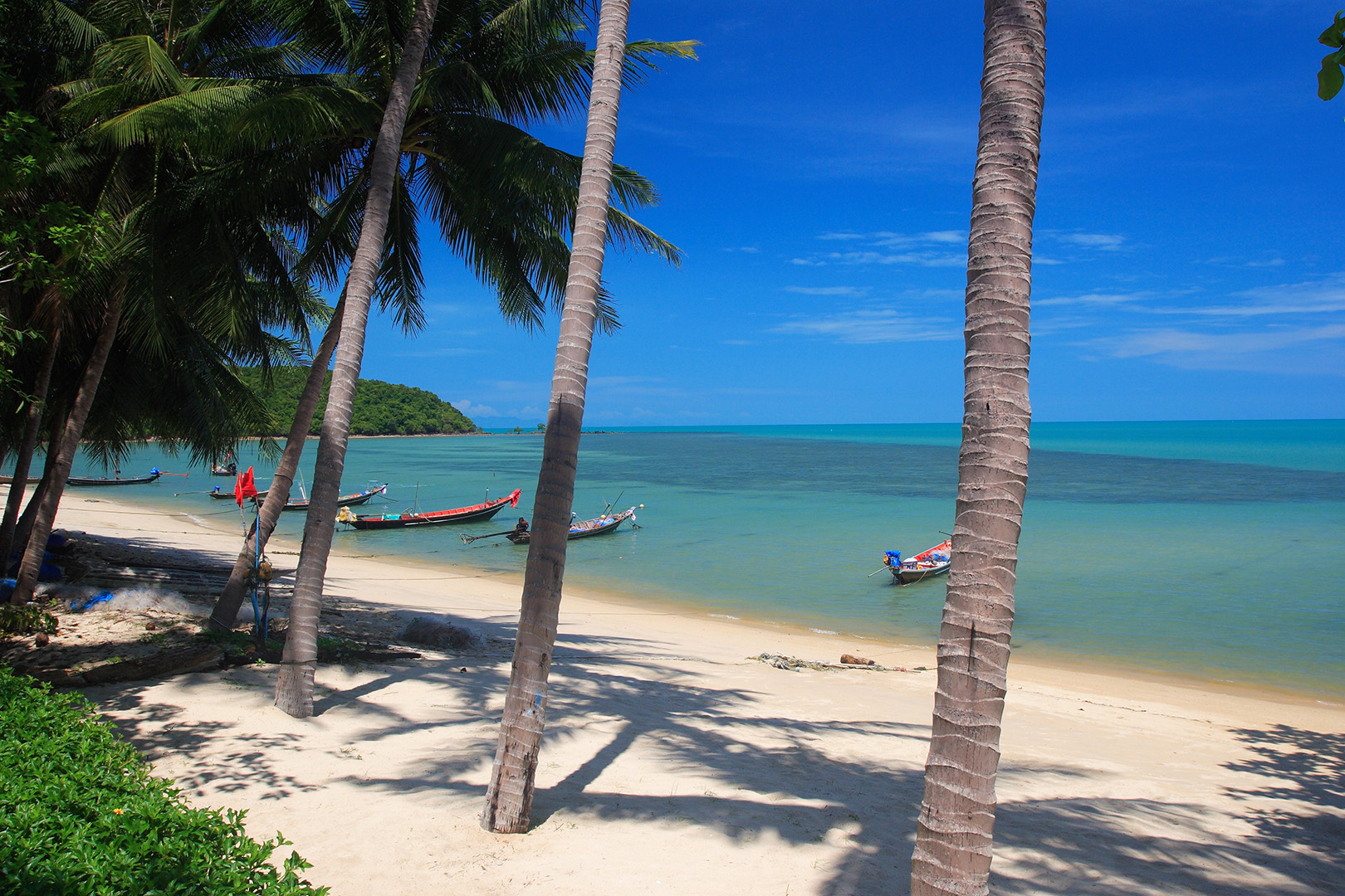 Baan Chom Talay - Classic 5 Bedroom Beachfront Villa in Lipa Noi for sale