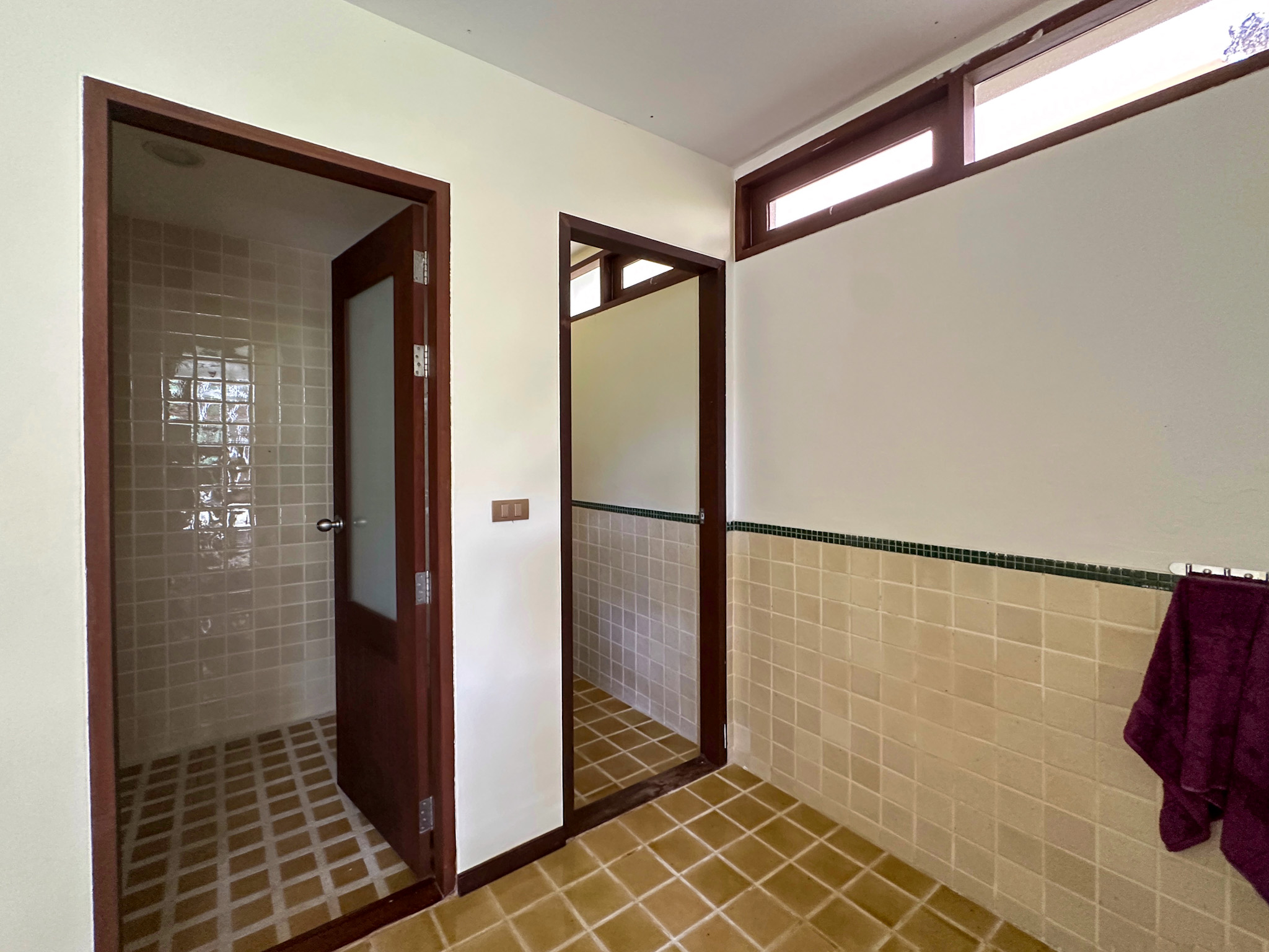 Multi-Building 8+1 Bedroom Seaview Pool Villa with Large Garden in Bang Makham for sale
