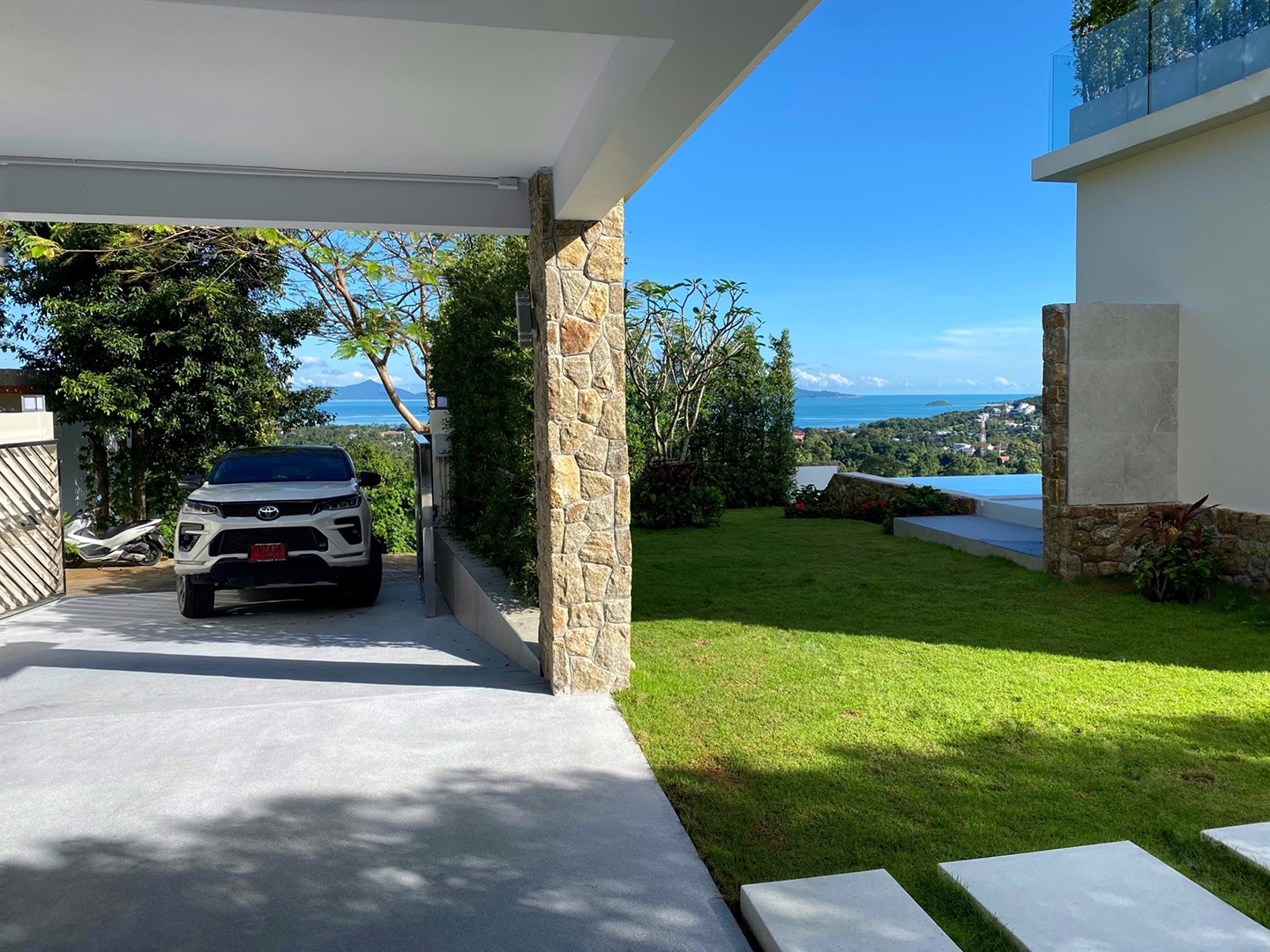 Sophisticated 3+1 Bedroom Seaview Pool Villa in Bophut for Sale