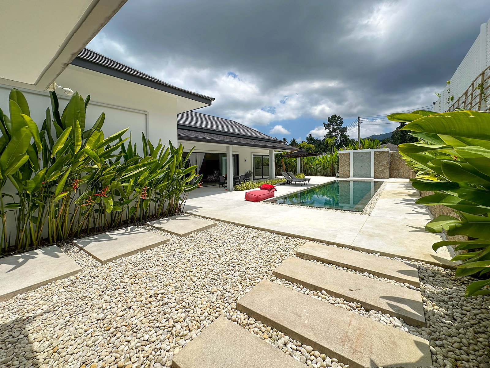 Tropical Balinese 4 Bedroom Garden Pool Villa in Maenam for Sale