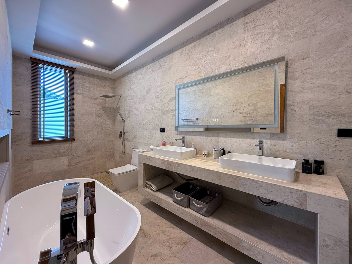 Villa Acacia  - Premium 5 Bedroom Mountain View Pool Villa + 2 Development Plots in Lamai for Sale