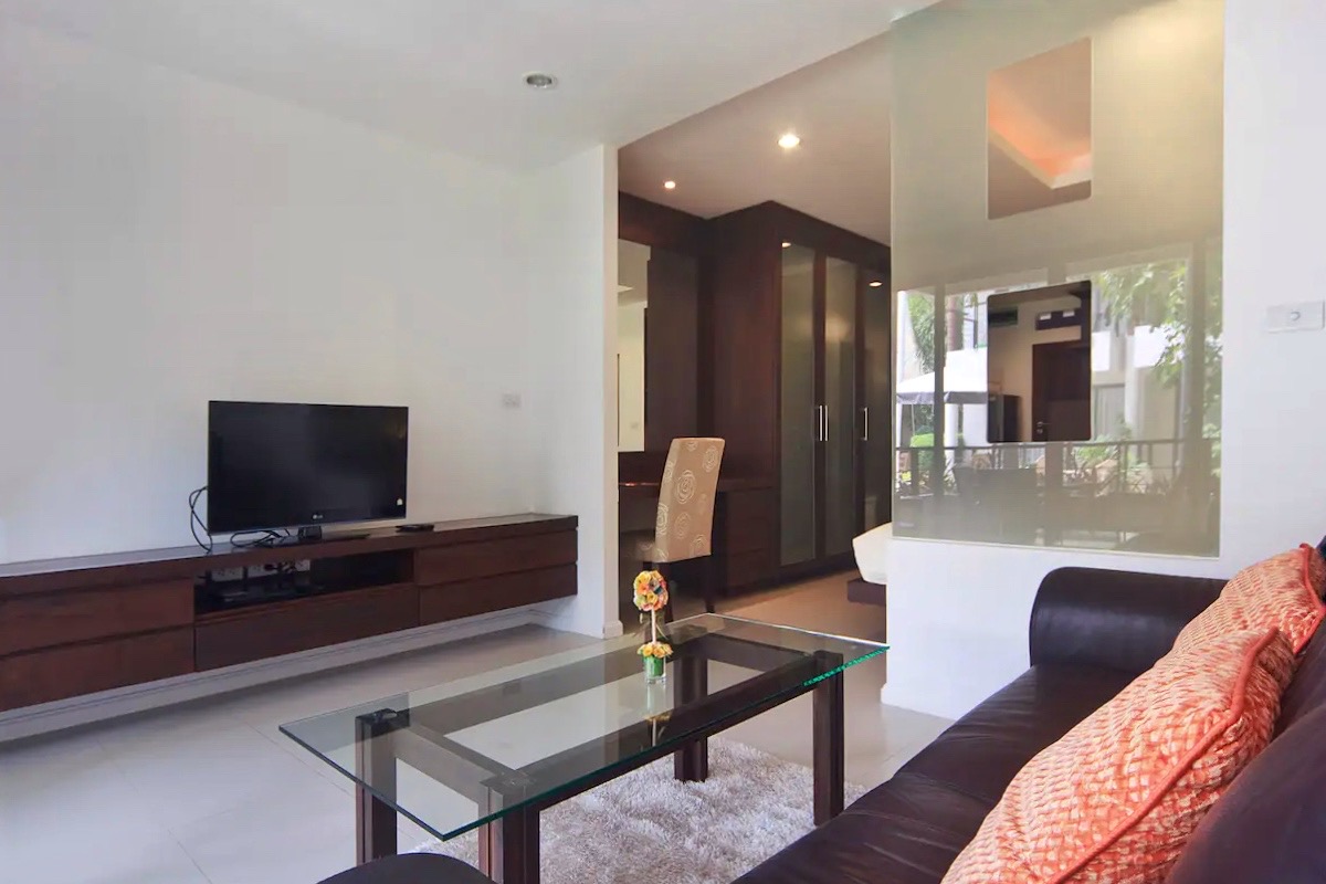 (SOLD) Emerald Condominium – Studio Unit Beachside Condo in Plai Laem for sale