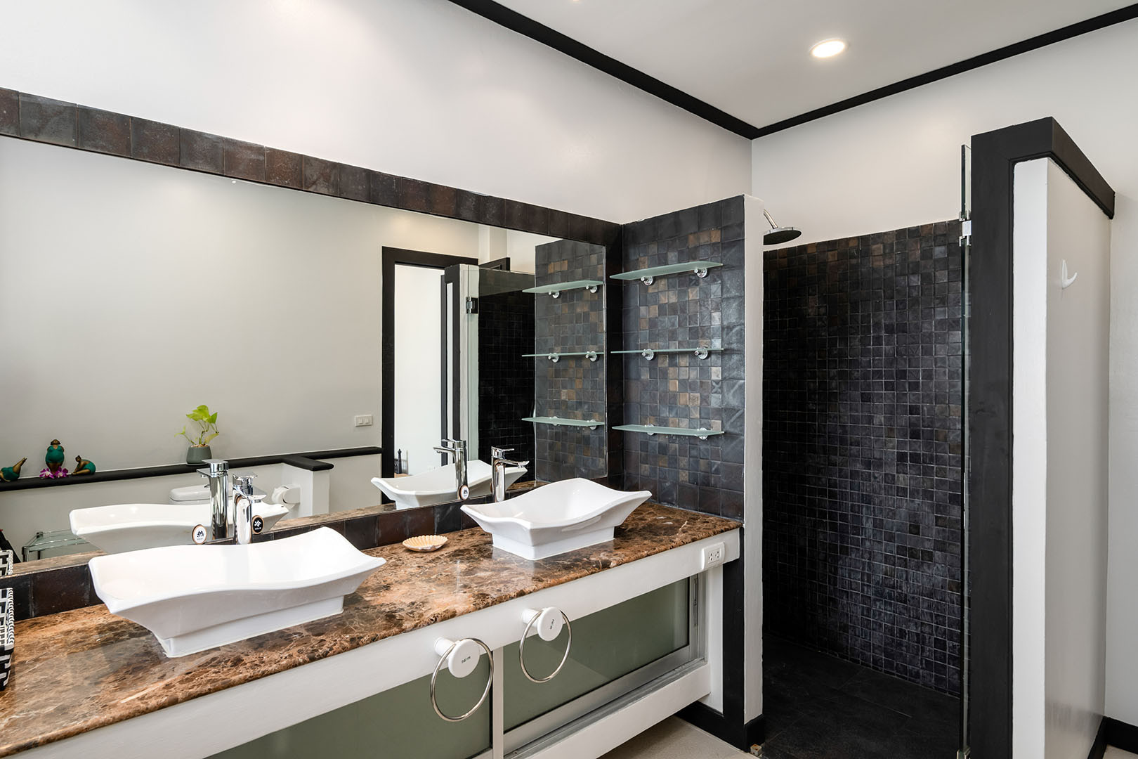 Substantial 9 Bedroom Seaview Pool Villa in Bang Makham for sale