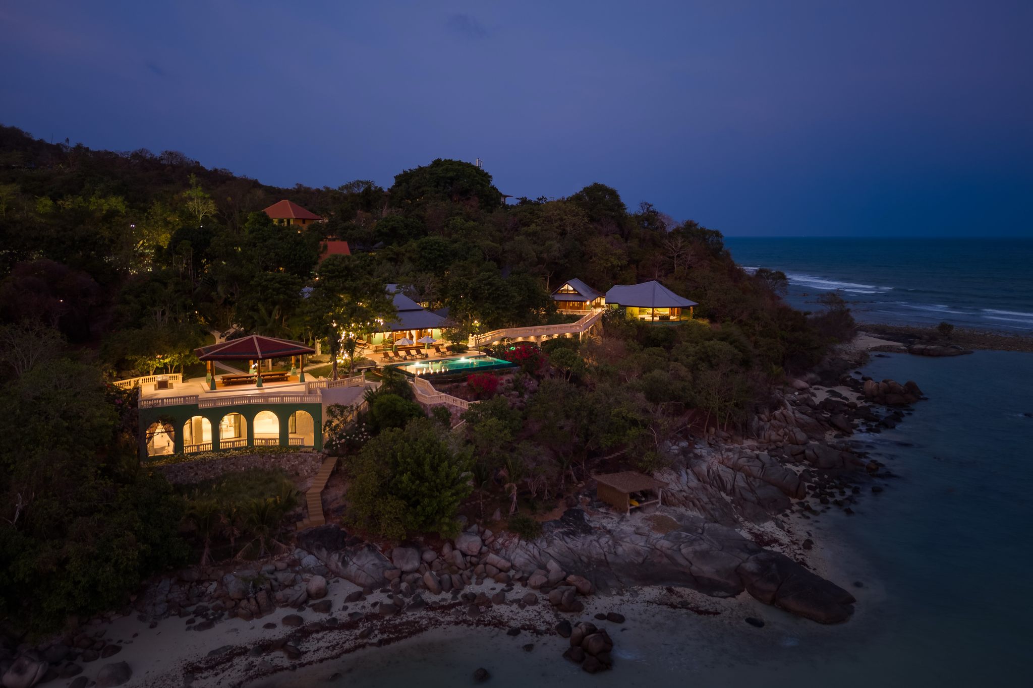 Villa Ladylagoon – Rare 8 Bedroom Beachfront villa in Laem Set for sale