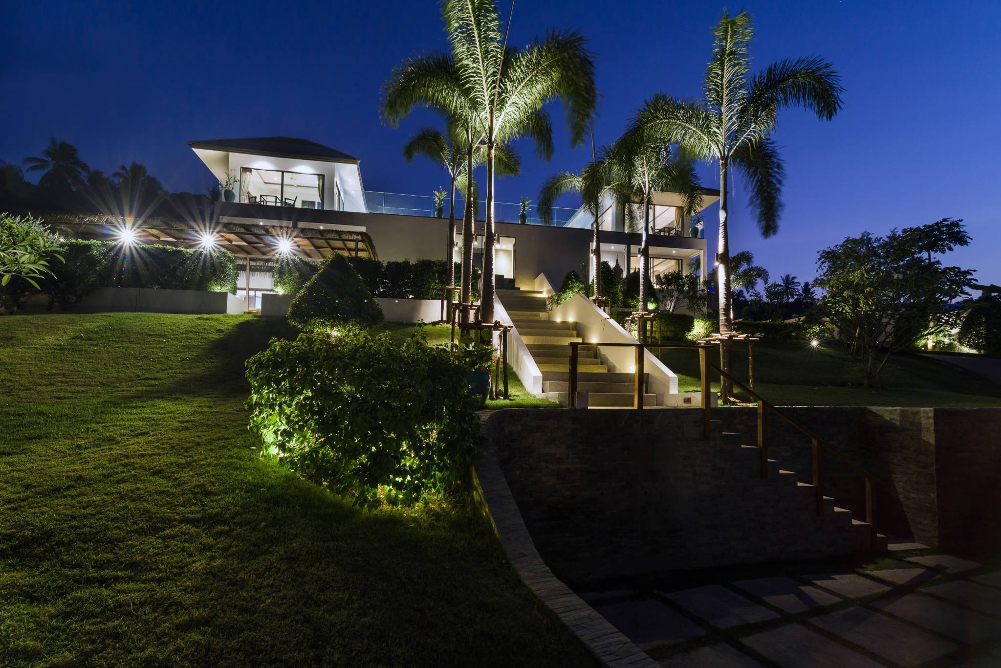 (SOLD) Villa White Lotus - Luxury 7 bedroom Seaview Villa in Maenam for sale