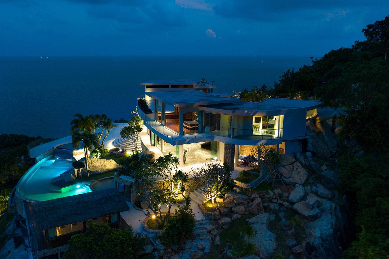 Villa Amaze – The Most Iconic Seaview Villa in Chaweng Noi for sale