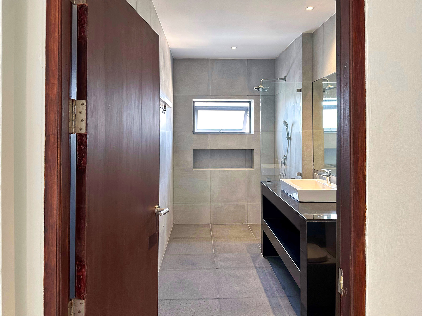 (PRICE REDUCED!) Contemporary 4 Bedroom Seaview Villa in Plai Laem for sale