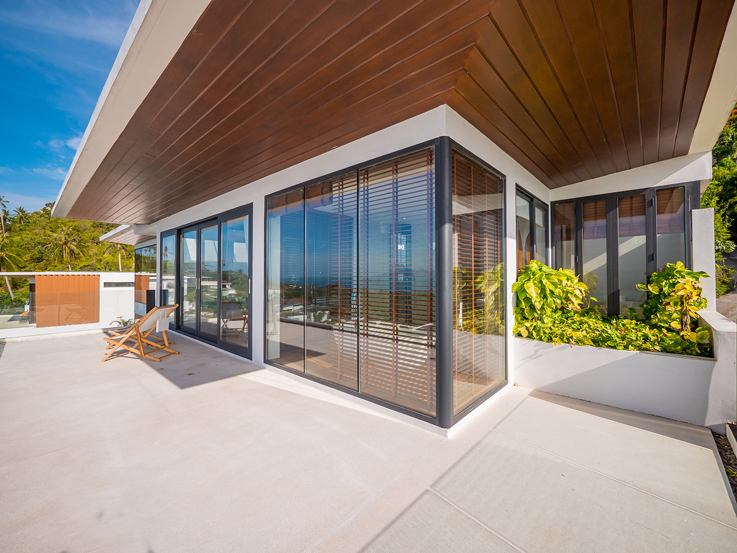 (PRICE REDUCED!) Darika Residence B5 - Dazzling 4 Bedroom Seaview Pool Villa in Bang Por for sale