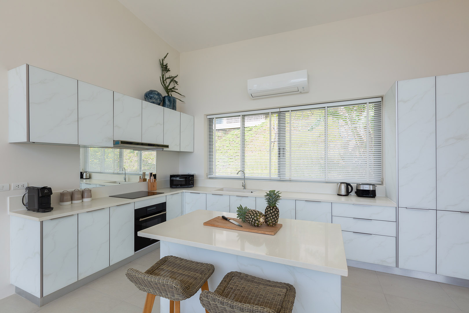 Oasis Samui – Modern 4 Bedroom Seaview Pool Villa in Lamai for sale