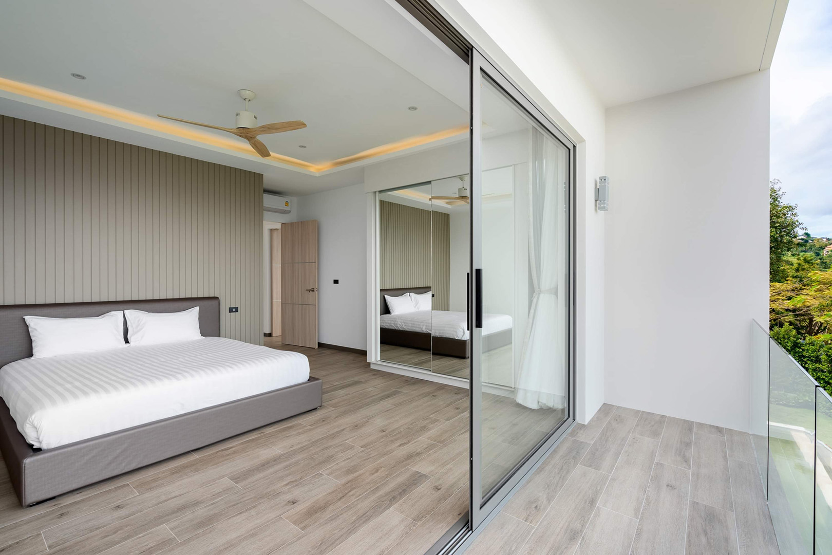 Sophisticated 3+1 Bedroom Seaview Pool Villa in Bophut for Sale