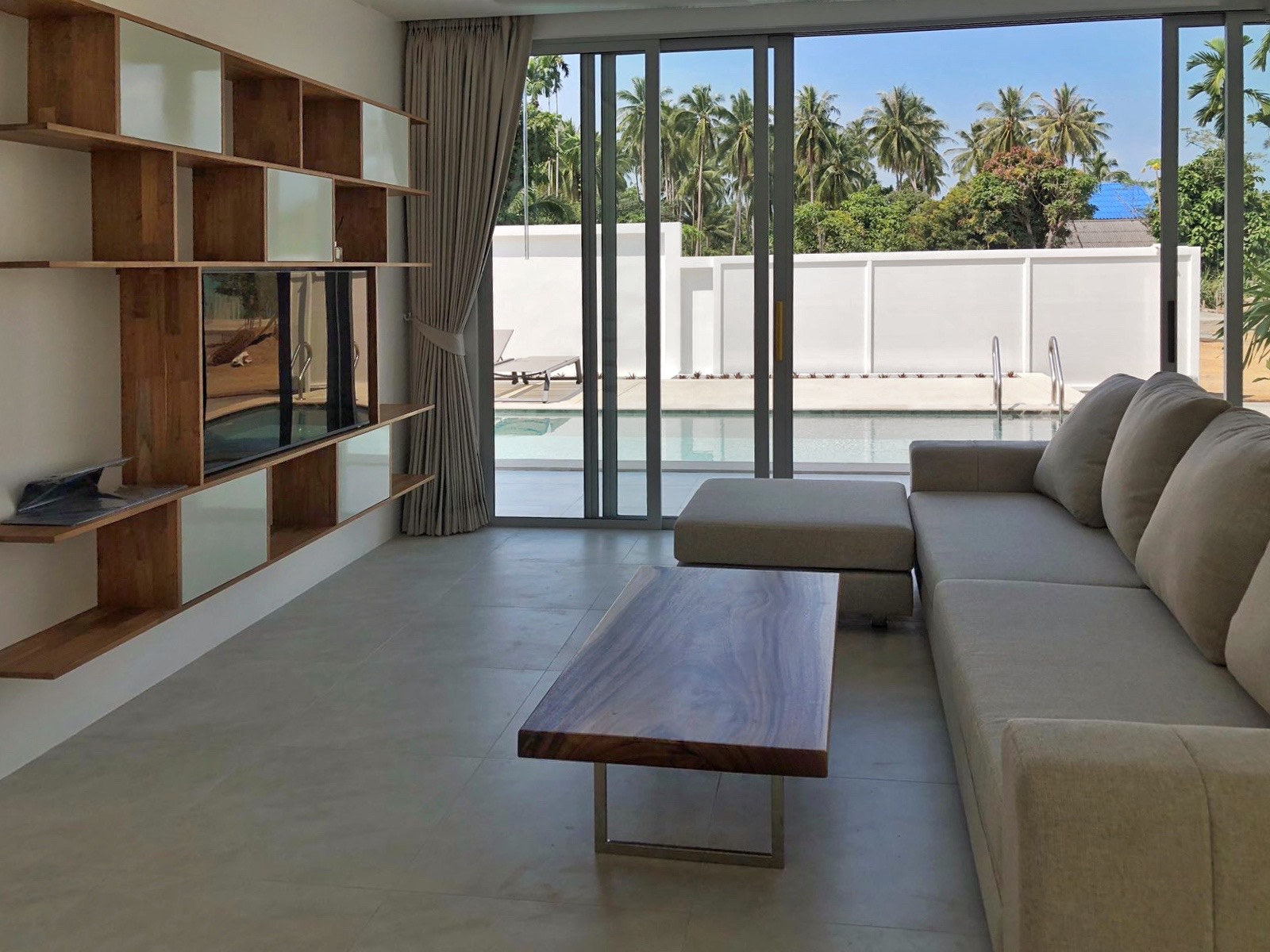Coco Tropical Plalarn - Beach-Access Modern 3 Bedroom Garden Pool Villa in Maenam for Sale