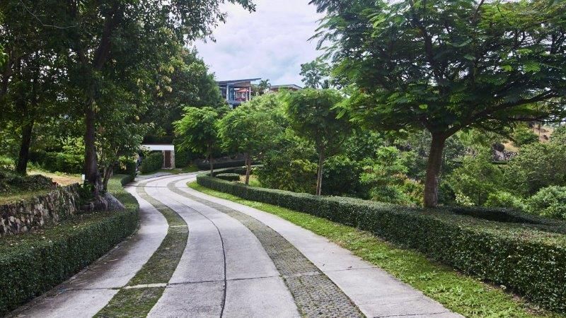 Architecturally Stunning Villa with Spectacular Ocean and Mountain View