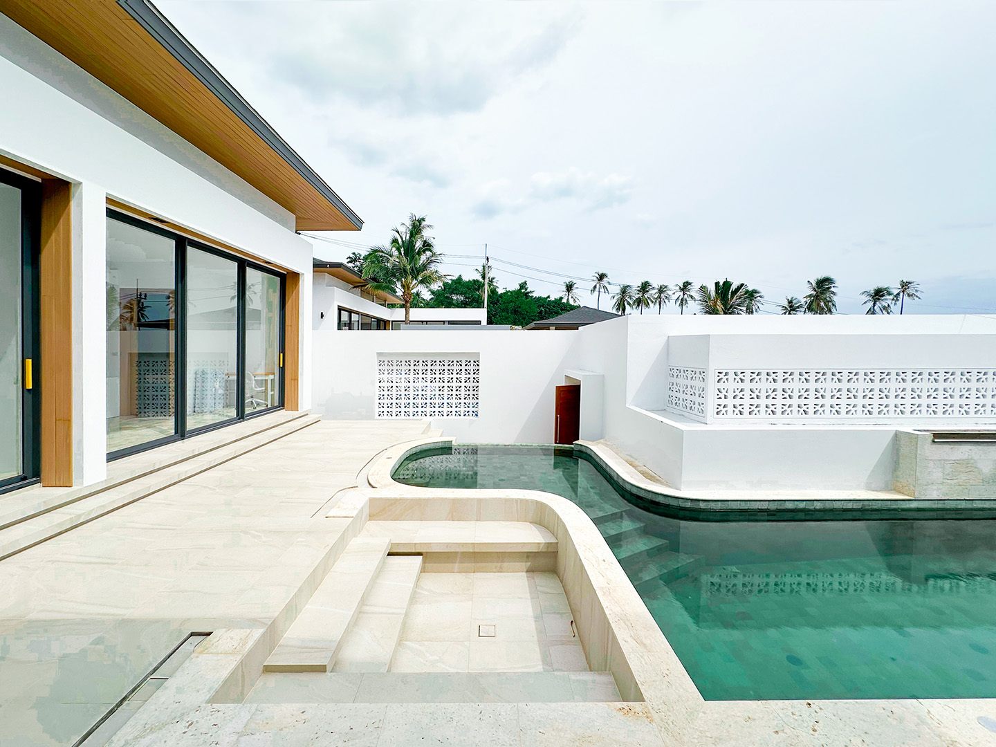 Samui Grand Park Hill – Last Unit 3 Bedroom Garden Villa in Maenam for sale