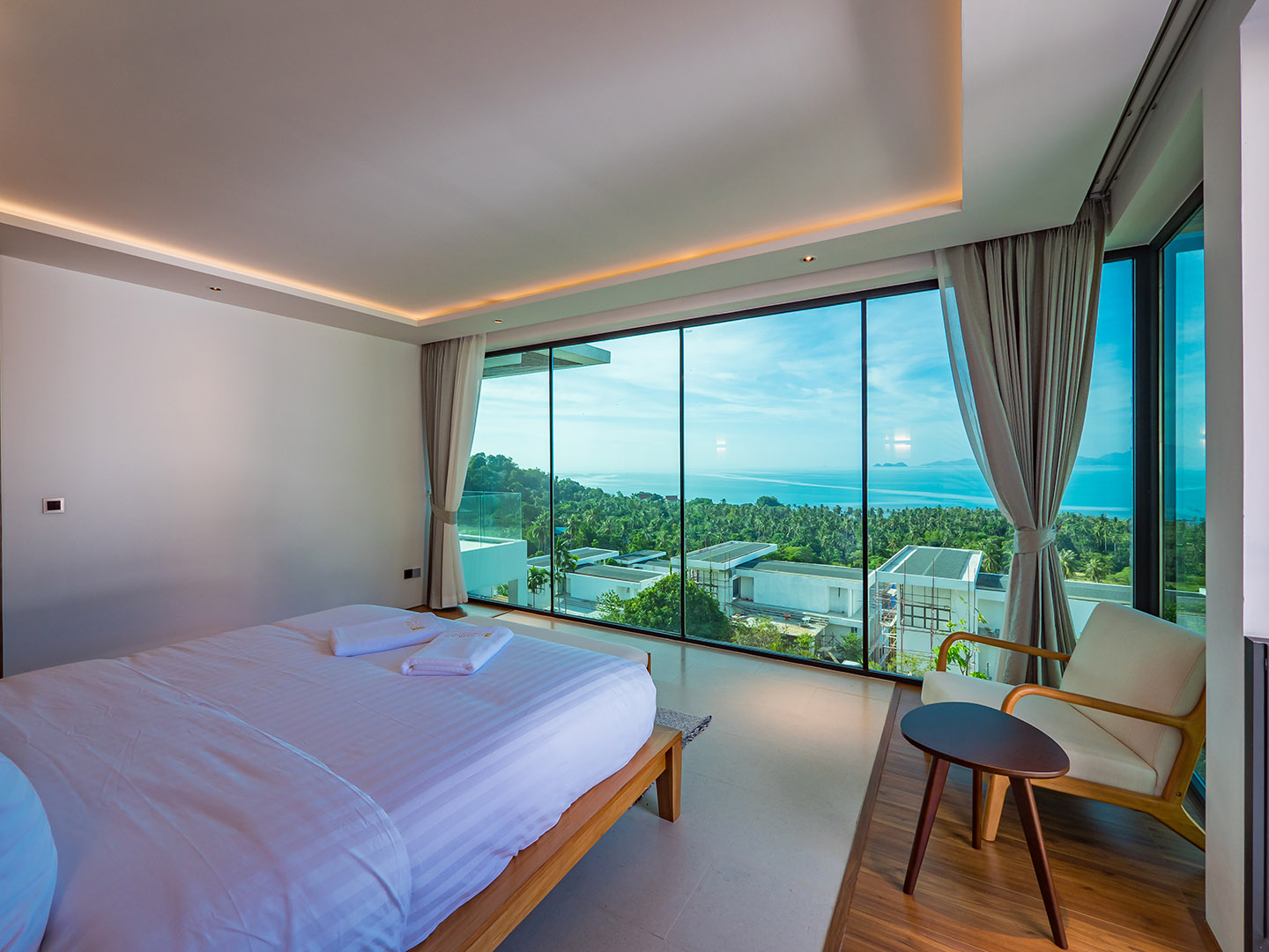 (PRICE REDUCED!) Darika Residence B5 - Dazzling 4 Bedroom Seaview Pool Villa in Bang Por for sale