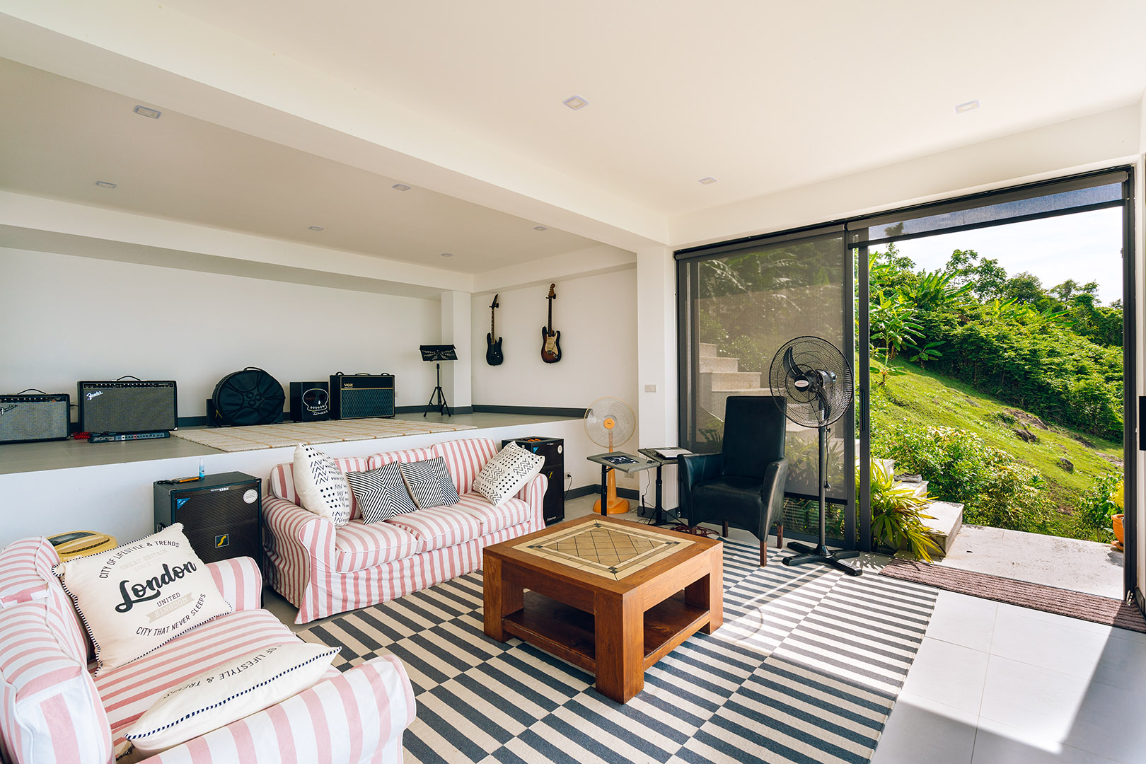 The Peak – Cliffside 5 Bedroom 6 Bathroom Seaview Villa in Bangpor for sale